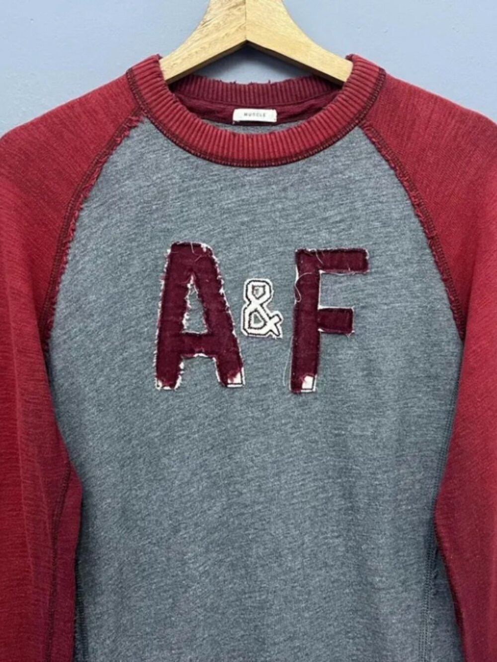 Vintage Y2K Abercrombie & Fitch Muscle Fit Long Sleeve Raglan